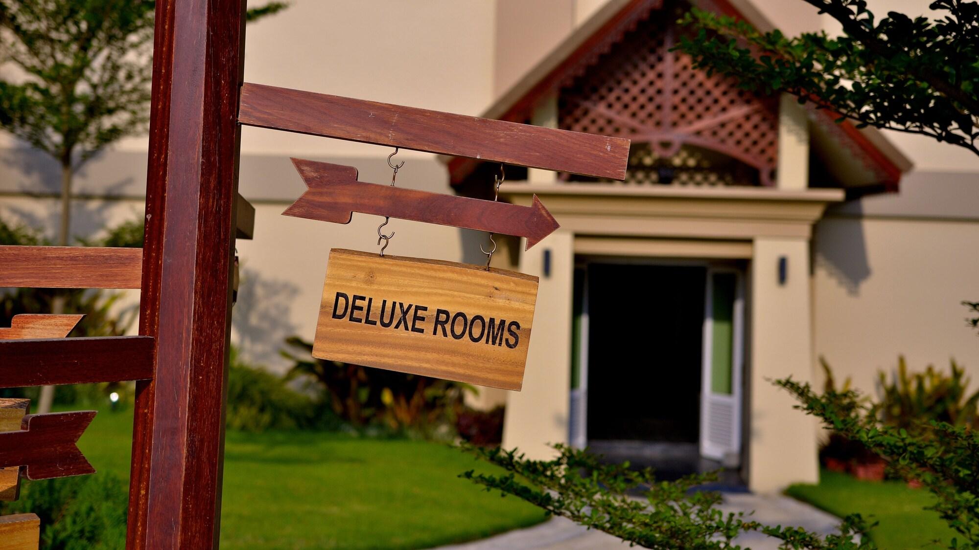 Emerald Palace Hotel Naypyidaw Екстериор снимка