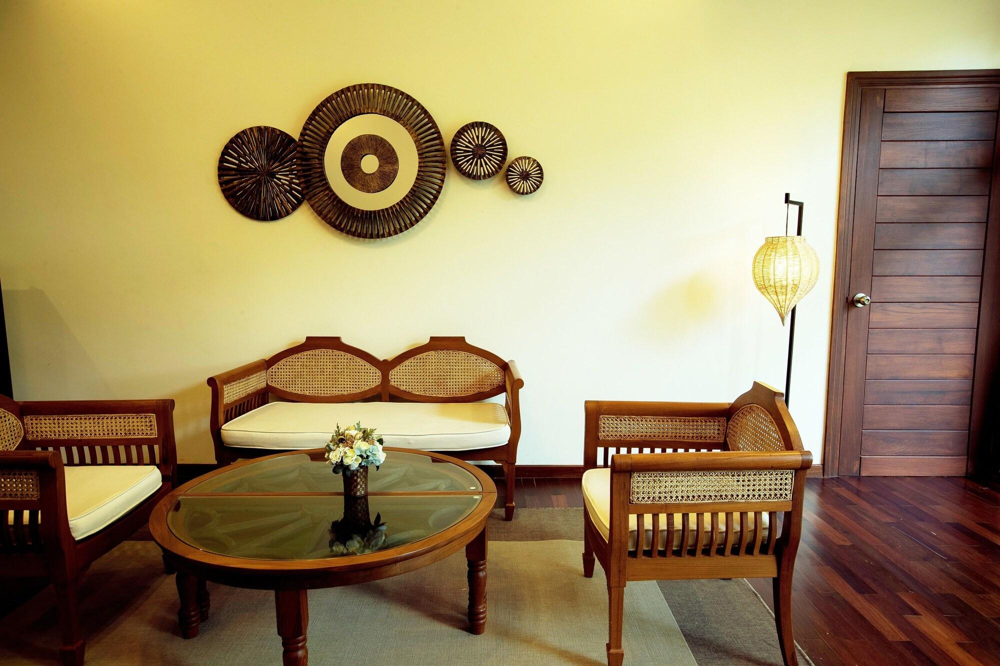 Emerald Palace Hotel Naypyidaw Екстериор снимка