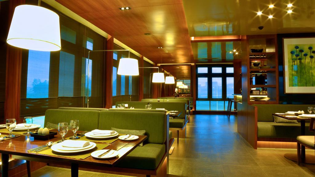 Emerald Palace Hotel Naypyidaw Екстериор снимка