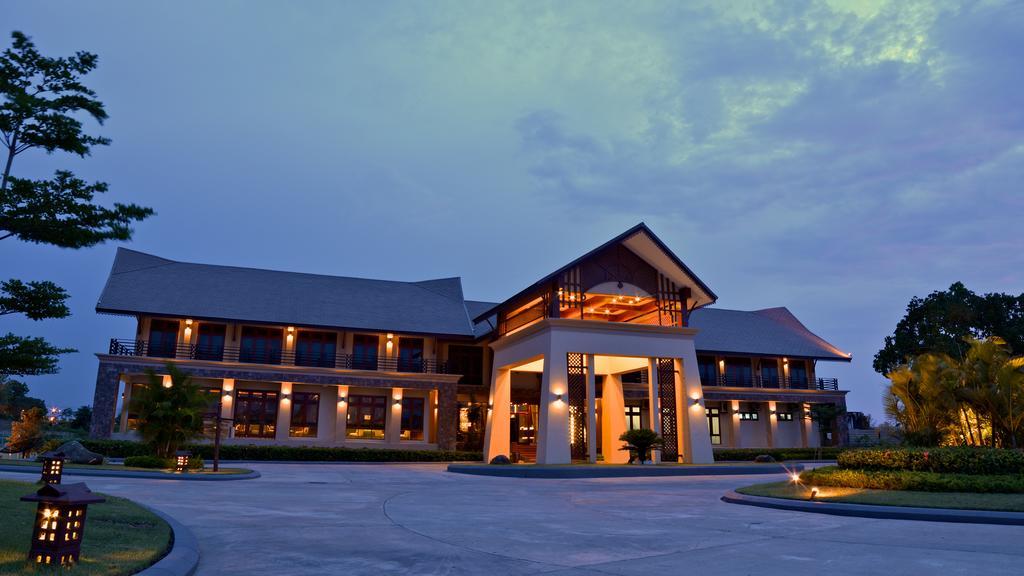 Emerald Palace Hotel Naypyidaw Екстериор снимка
