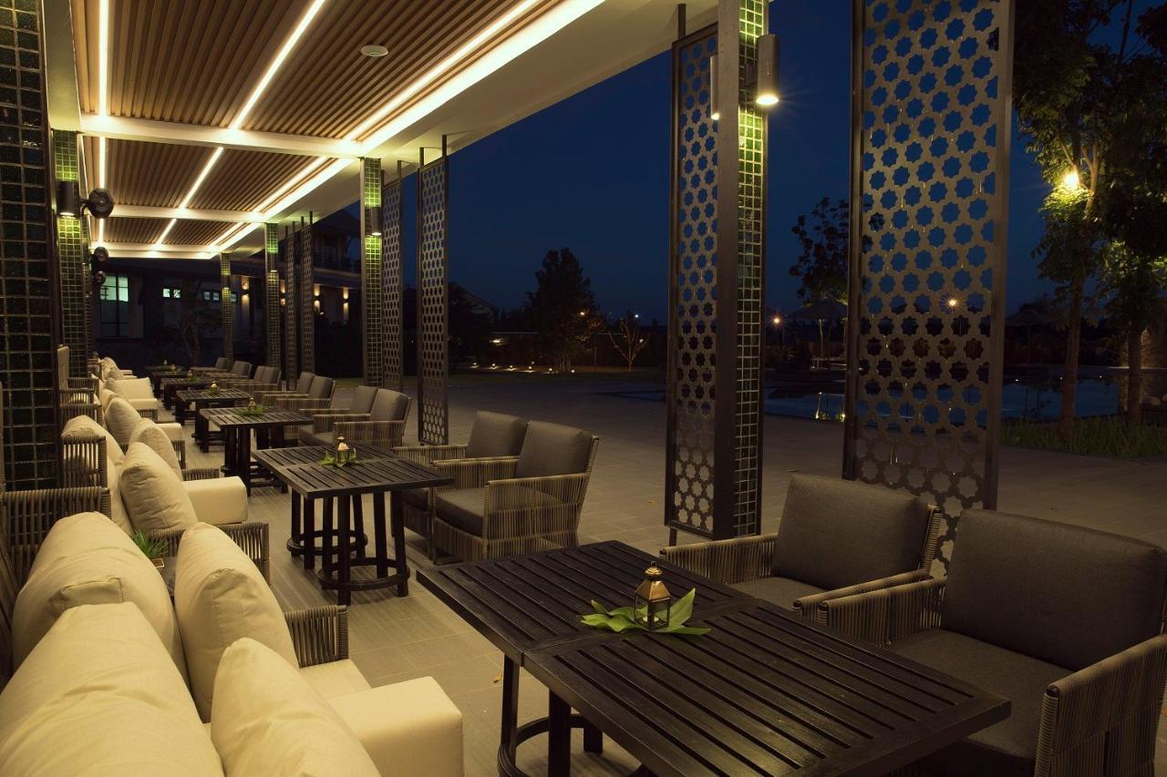 Emerald Palace Hotel Naypyidaw Екстериор снимка