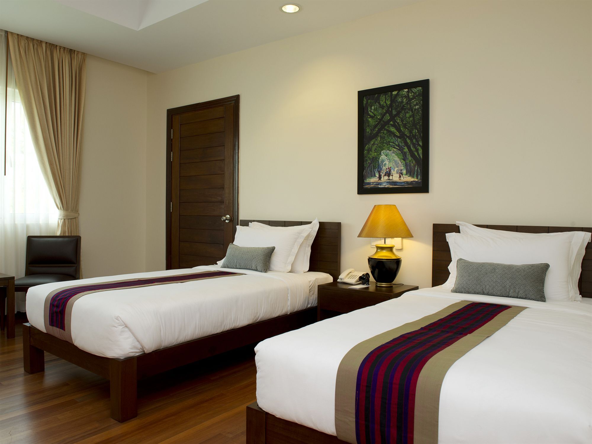 Emerald Palace Hotel Naypyidaw Екстериор снимка