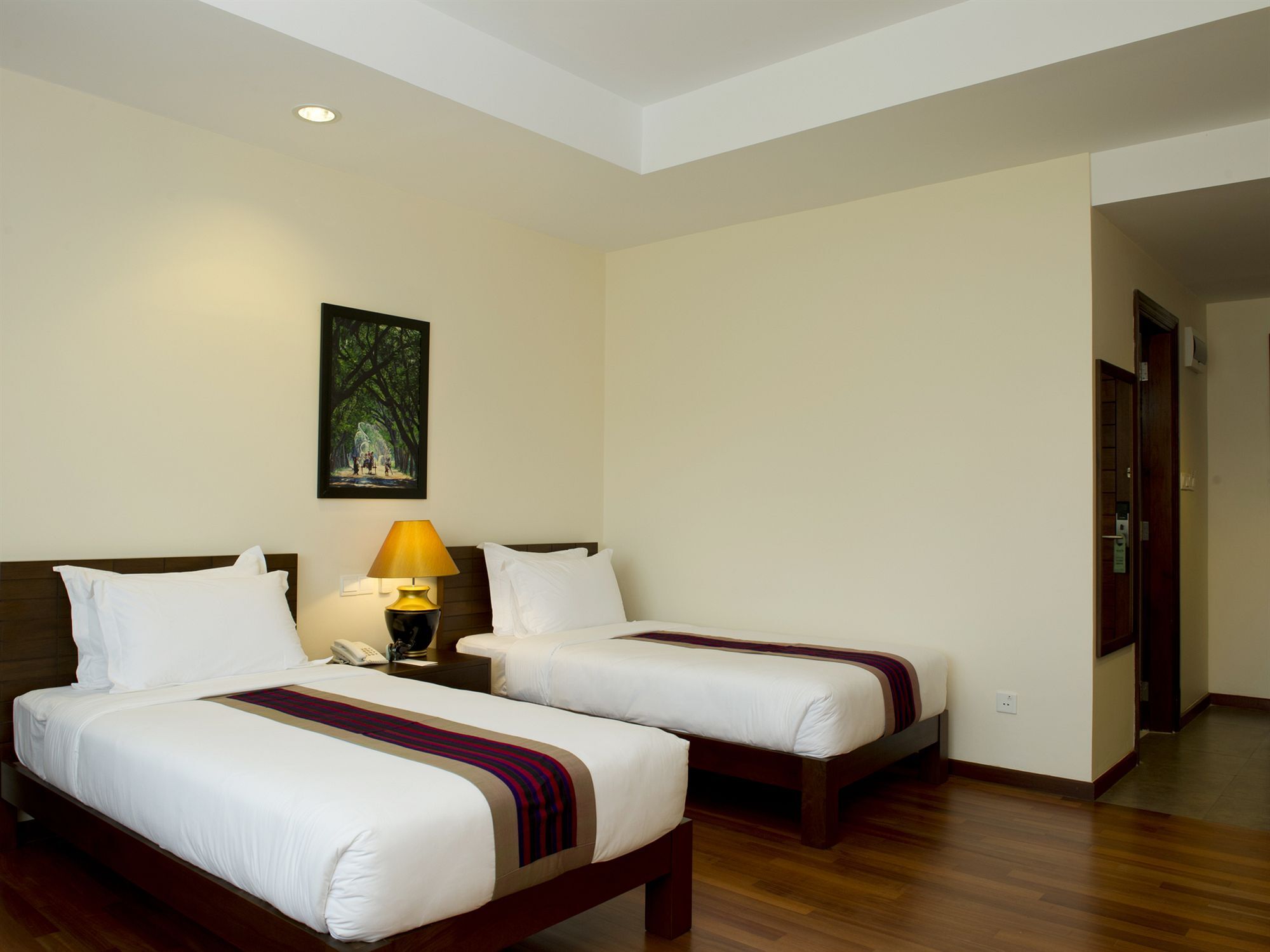 Emerald Palace Hotel Naypyidaw Екстериор снимка
